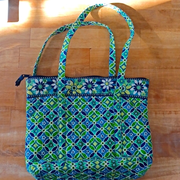 Retired Vera Bradley Tote Bag in "Daisy Daisy" Pattern. BEAUTIFUL CONDITION! - Picture 3 of 7